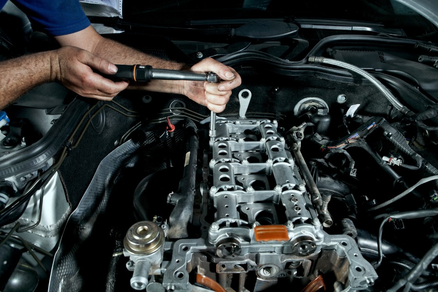 Car Engine Window Why Your Power Window Might Be Off-Track: Diagnosis Insights – GW Auto Body